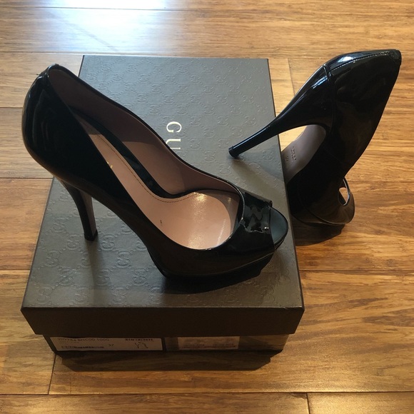 Gucci Vernice Crystal Patent Leather Pump - Picture 8 of 9